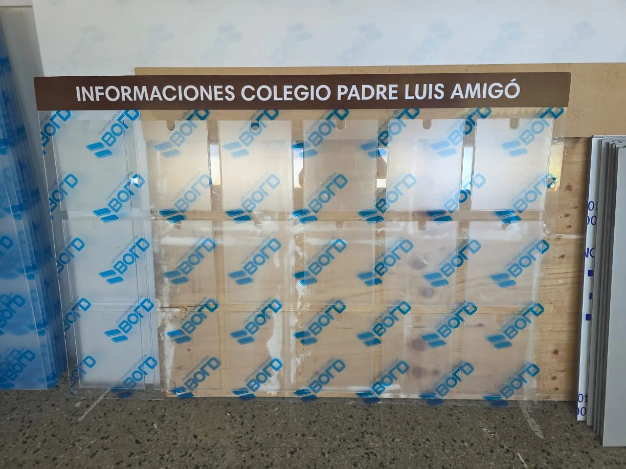 Carteleras — Carteleras y Señalética Comercial Provendi (foto 9)
