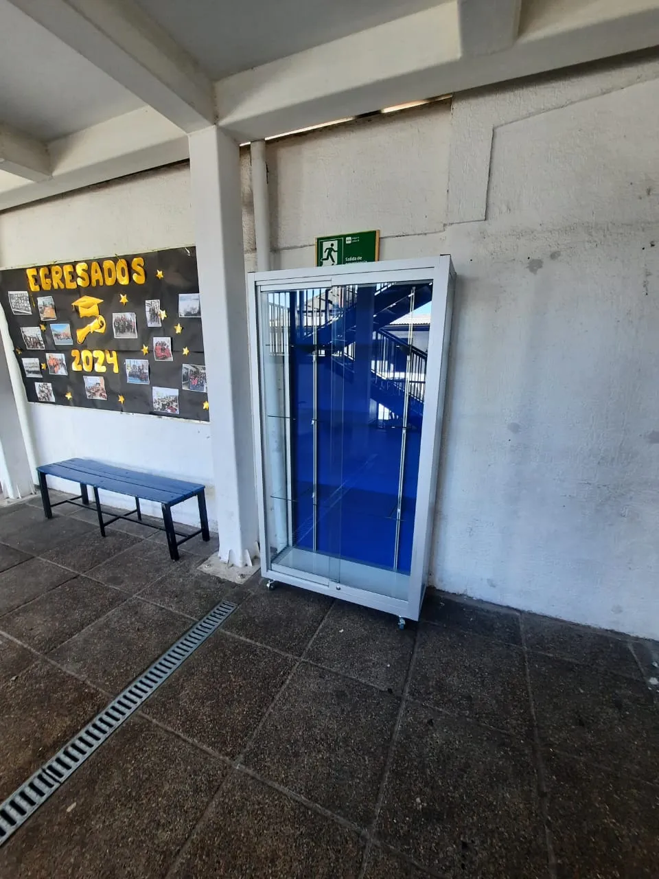 Vitrinas y Estantes — Diario Mural Comercial Provendi (foto 4)