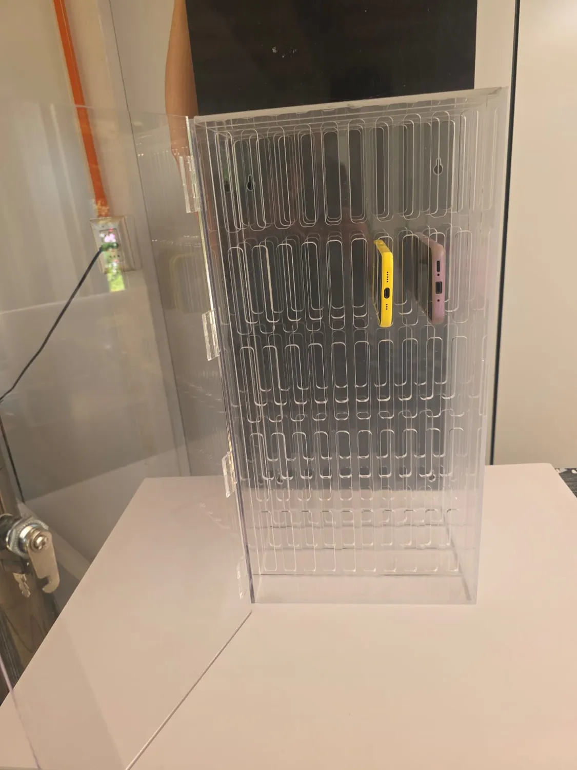 Acrílico — Gabinete Celulares Comercial Provendi (foto 2)