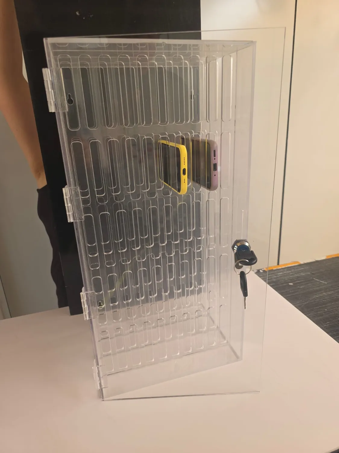 Acrílico — Gabinete Celulares Comercial Provendi (foto 3)