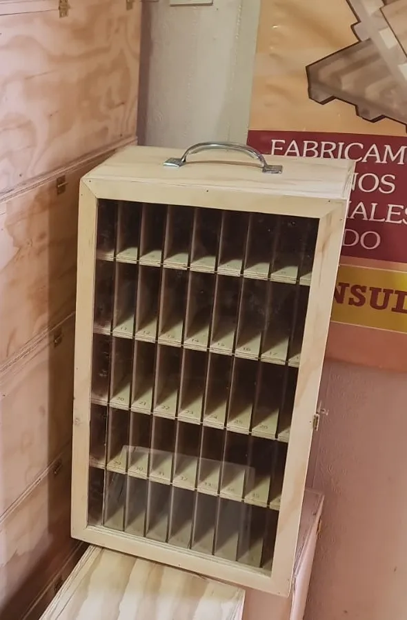 Madera — Gabinete Celulares Comercial Provendi (foto 2)